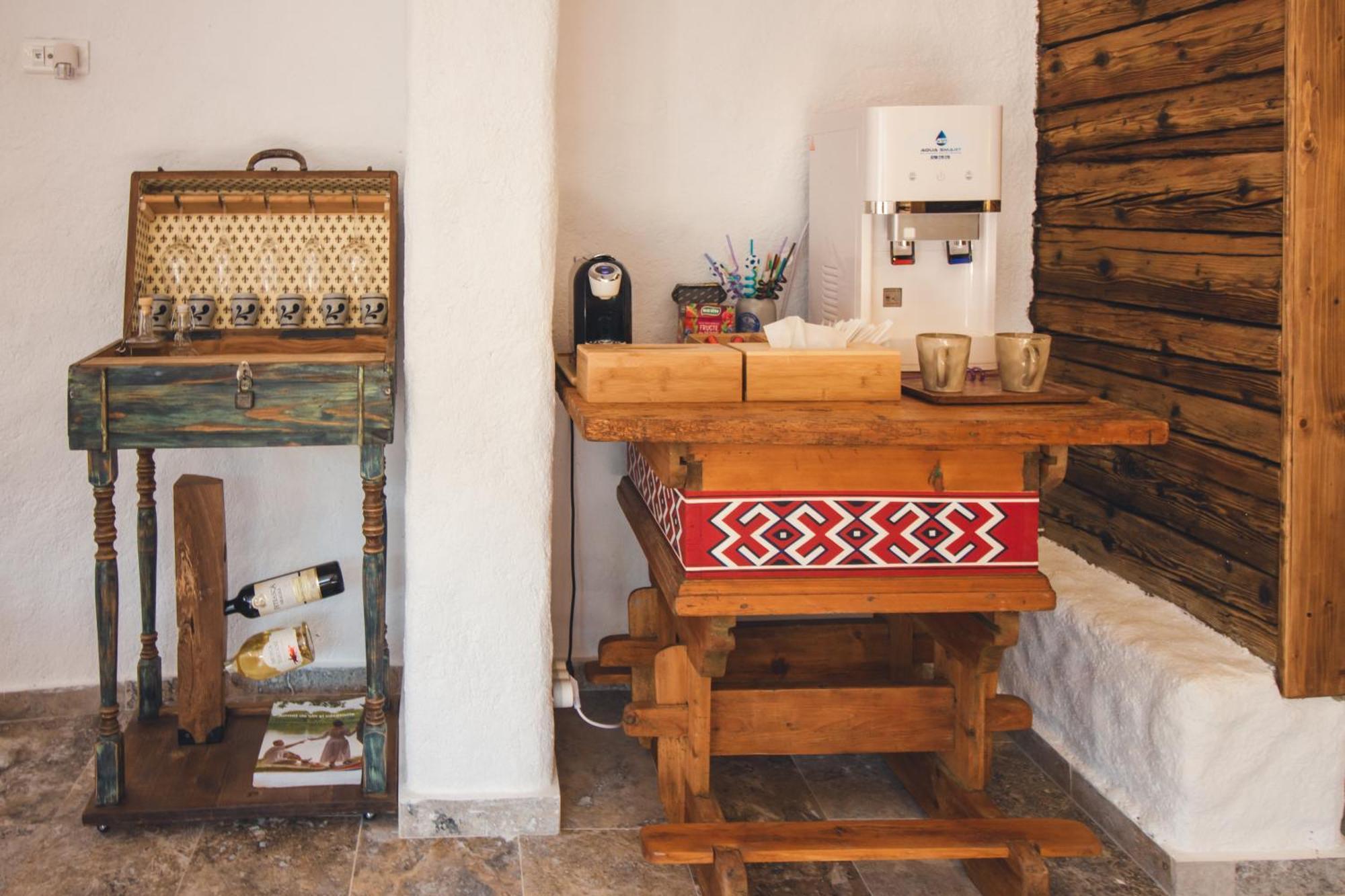 Fantanele  The Hut Retreatヴィラ エクステリア 写真